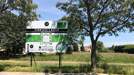affiche  à Uzes